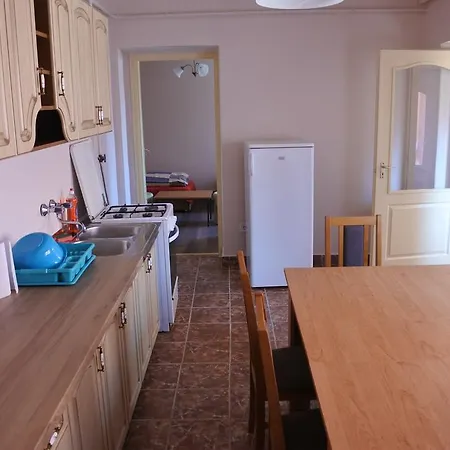 Kisasszony Apartament Eger